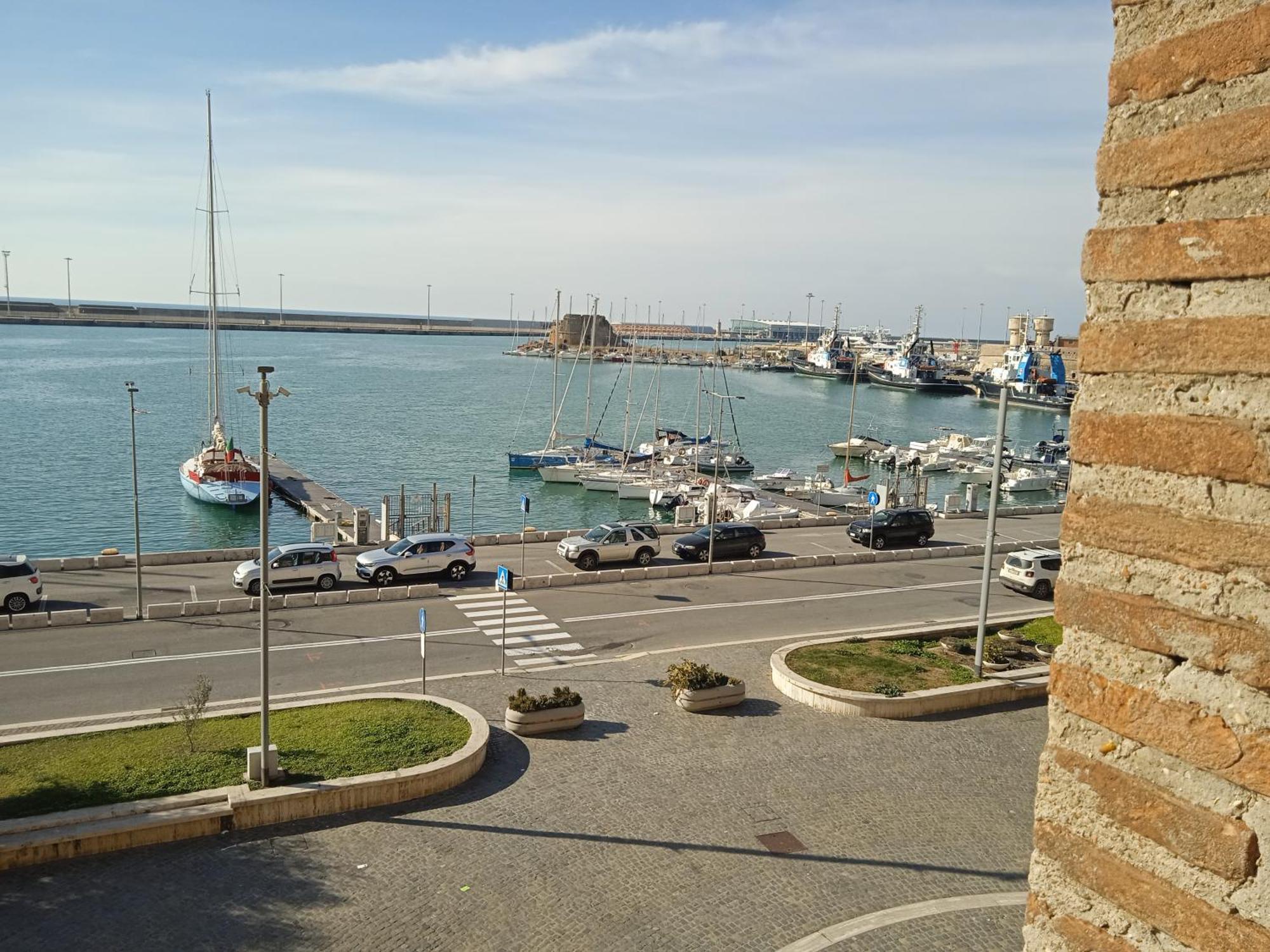 Stanze Al Porto Apartment Civitavecchia Bagian luar foto
